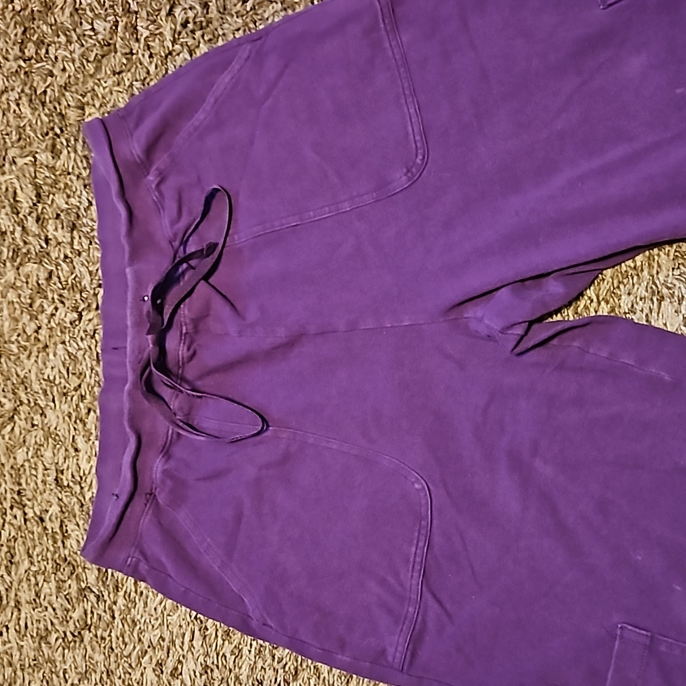 Basic Editions Capris - Picture 2 of 6